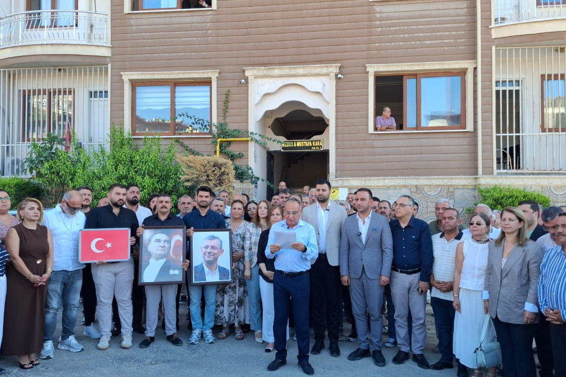 CHP'NİN HATAY ÖRGÜTLERİNDE TOPLU İSTİFALAR SÜRÜYOR
