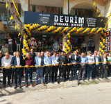 DEVRİM AYAKKABI DÜNYASI GÖRKEMLİ TÖRENLE HİZMETE GİRDİ